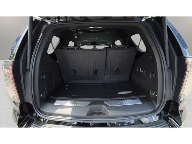 Used 2024 Chevrolet Tahoe Z71 w/ Luxury Package AWD/4WD image 31