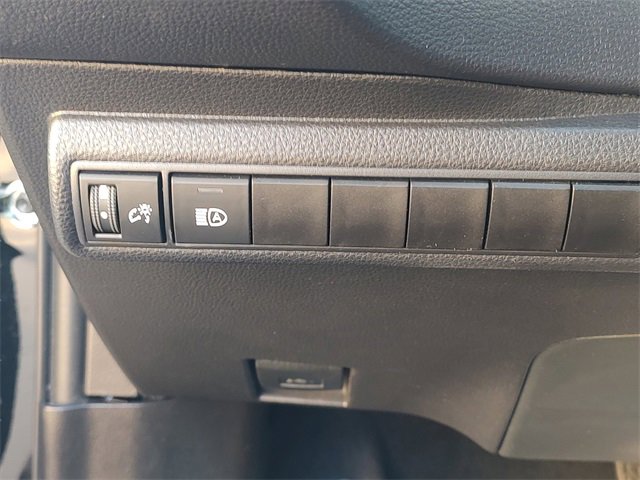 Used 2025 Toyota Corolla SE image 27