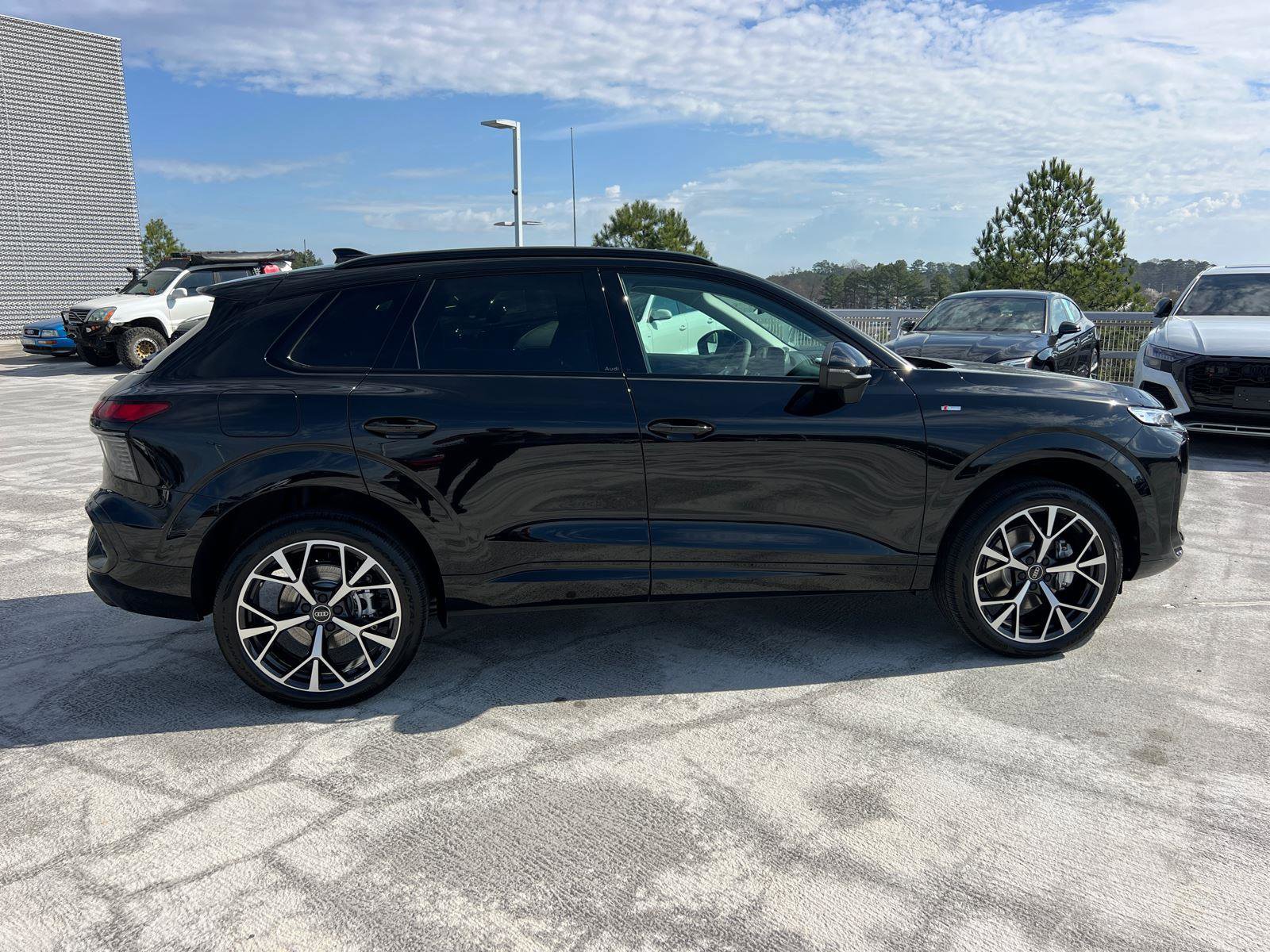 New 2026 Audi Q3 quattro 2.0T AWD/4WD image 4