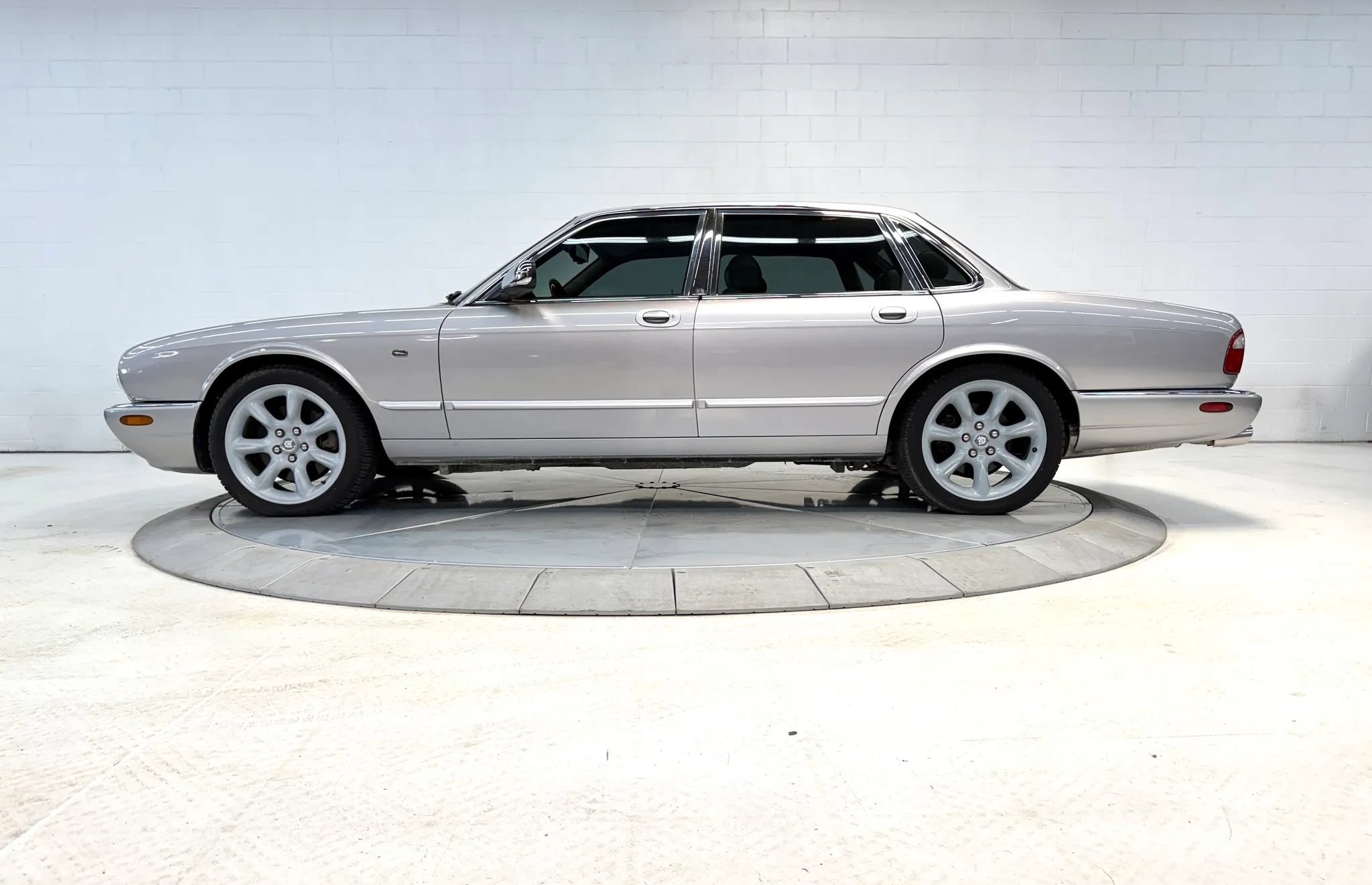 Used 2000 Jaguar XJ8