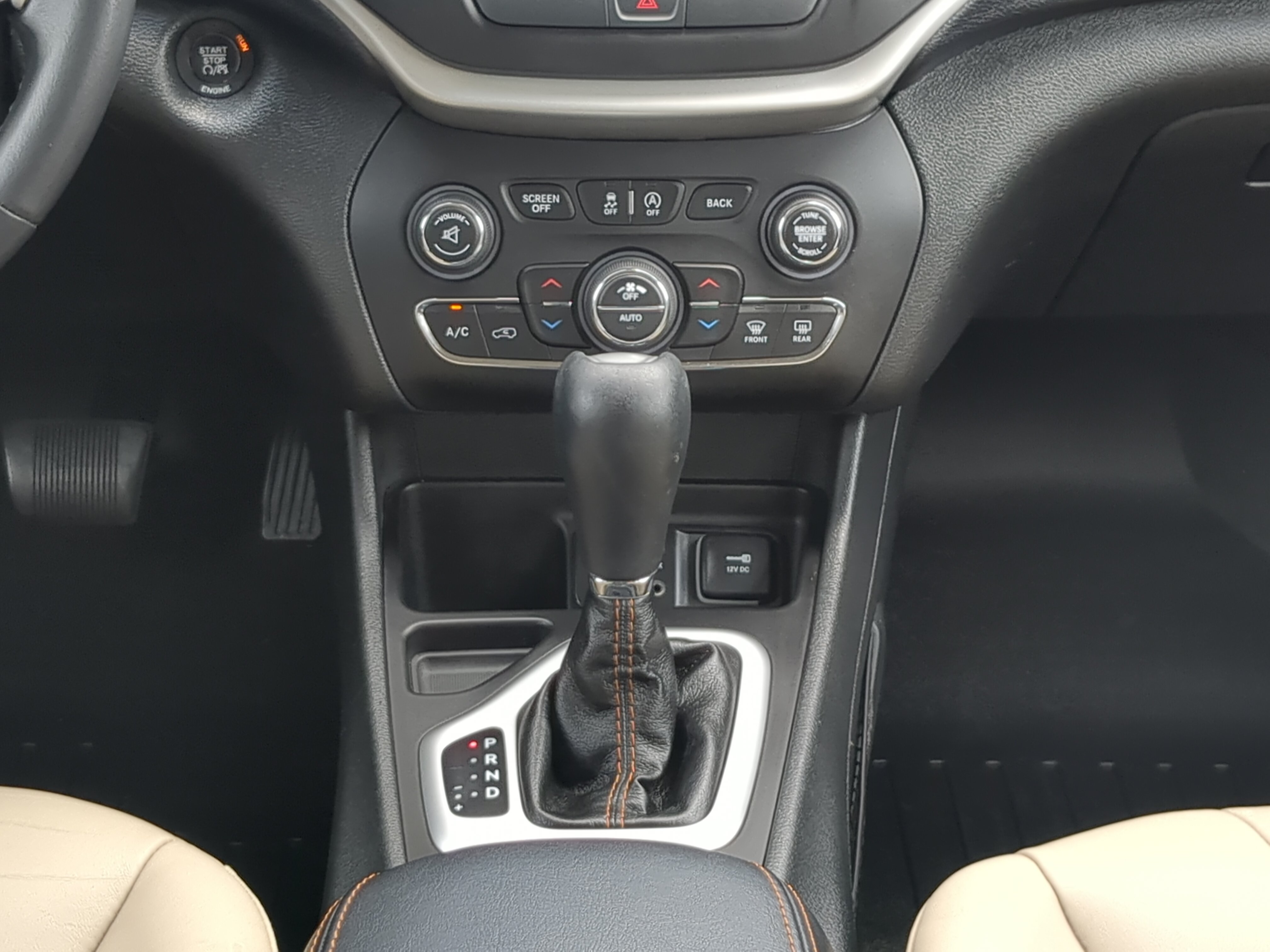 Used 2015 Jeep Cherokee Limited FWD image 17