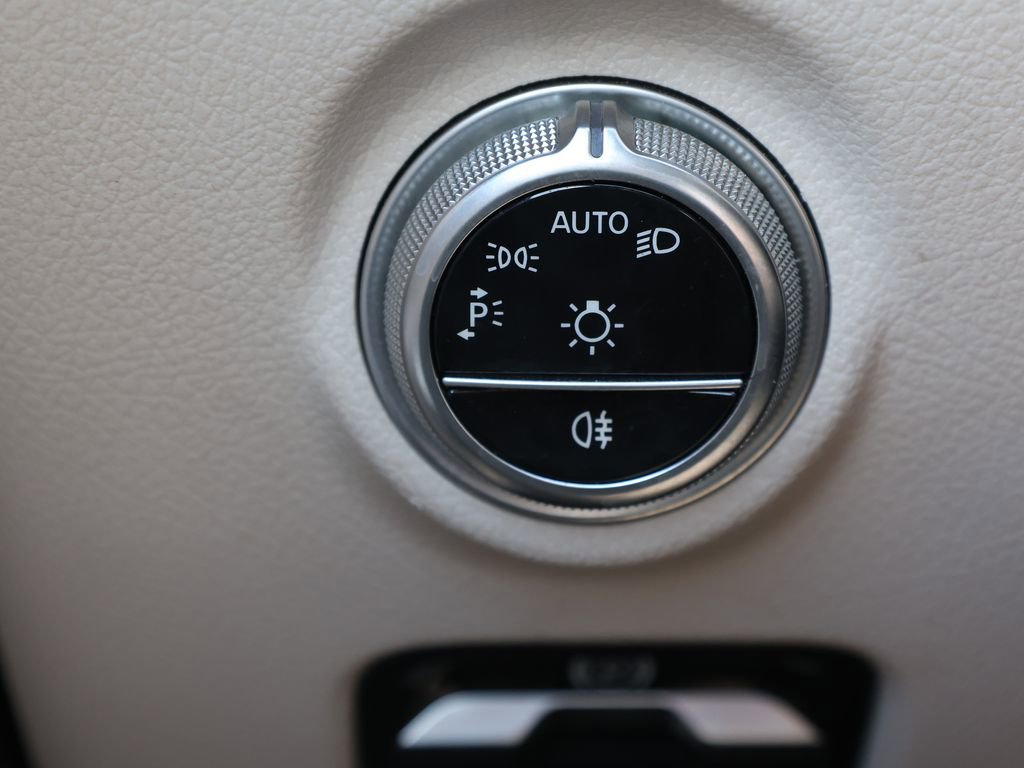 Used 2023 Mercedes-Benz C 300 4MATIC Sedan image 34