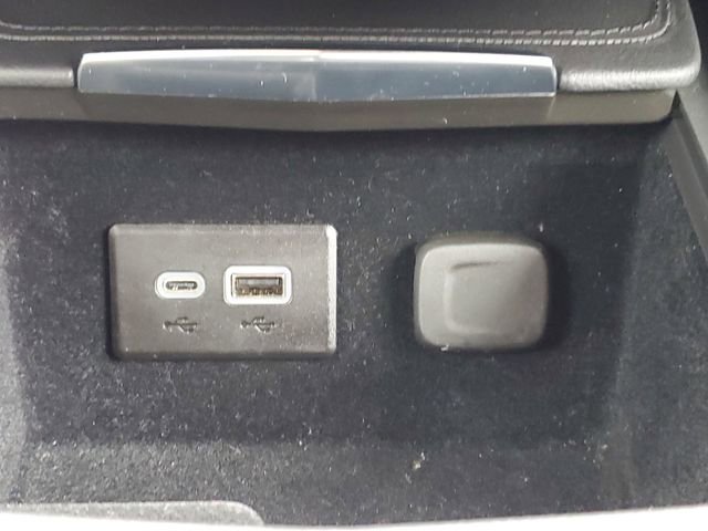 Certified 2024 Cadillac XT4 Sport image 17