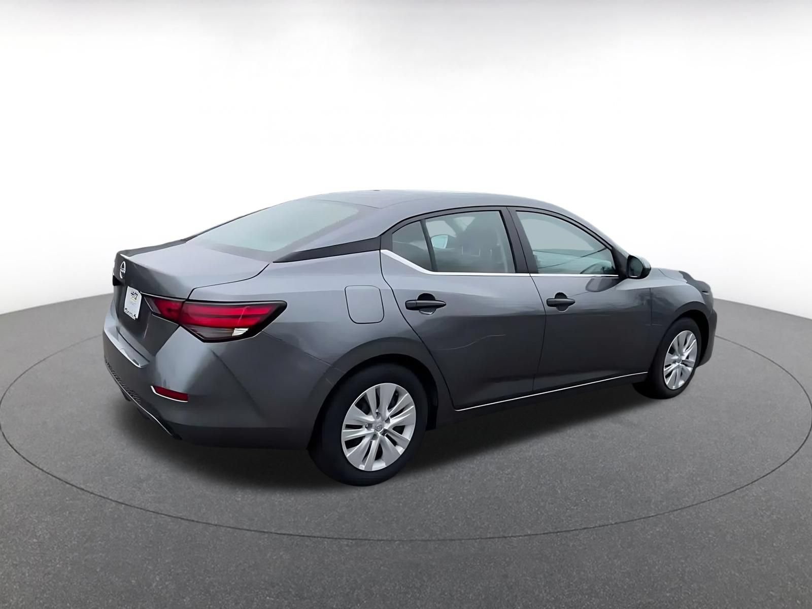 Used 2025 Nissan Sentra S FWD image 14