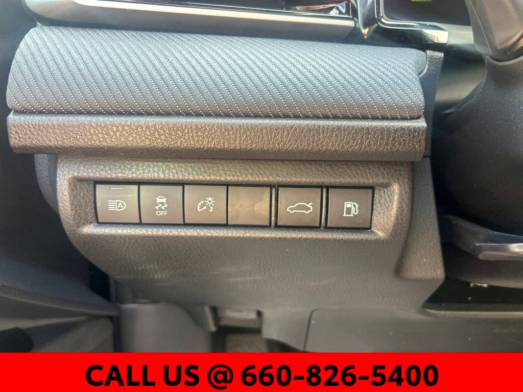 Used 2025 Toyota Camry SE FWD image 16