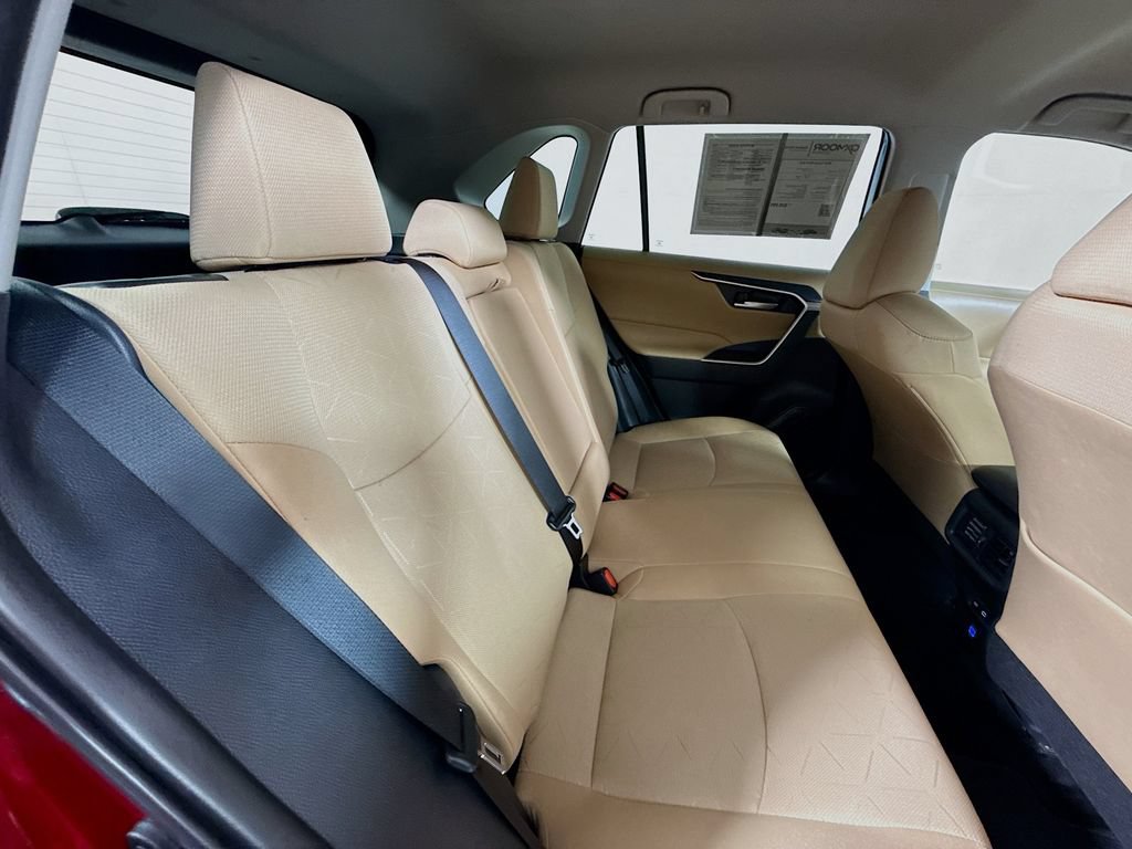 Used 2025 Toyota RAV4 XLE FWD image 26