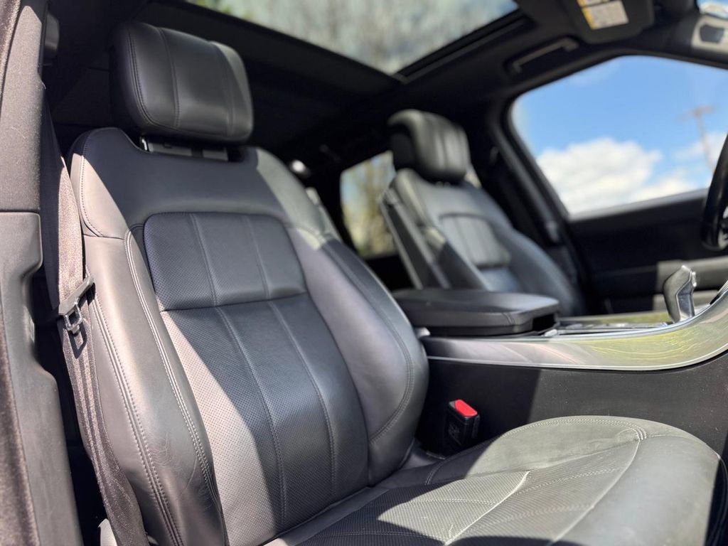 Used 2019 Land Rover Range Rover Sport Supercharged AWD/4WD image 24