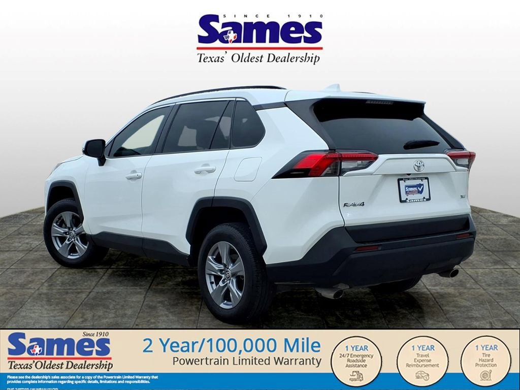 Used 2022 Toyota RAV4 XLE FWD image 5