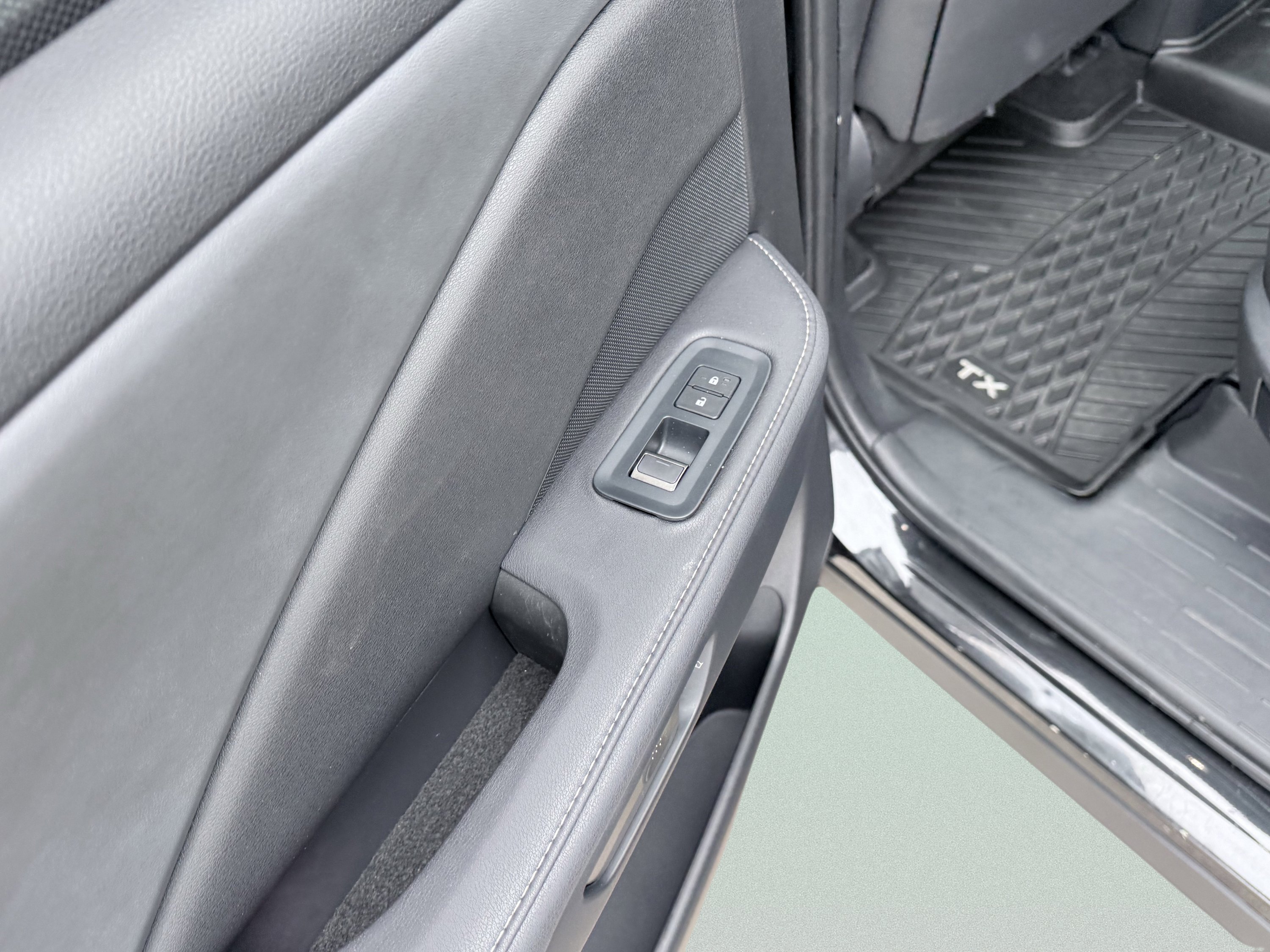 Used 2024 Lexus TX 350 AWD image 30