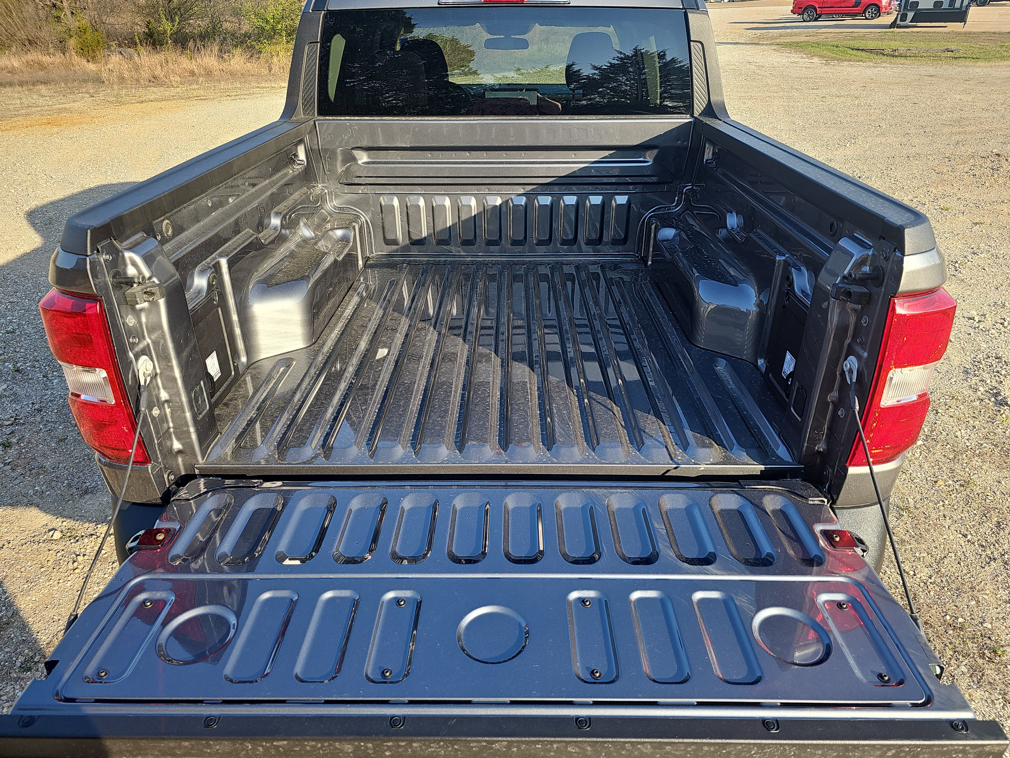 Used 2025 Ford Maverick XL w/ Equipment Group 102A image 9
