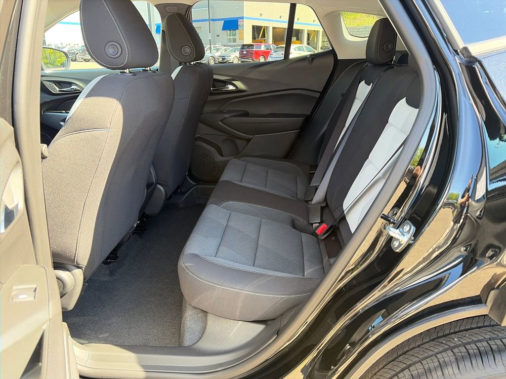 Used 2026 Chevrolet Trax LS FWD image 16