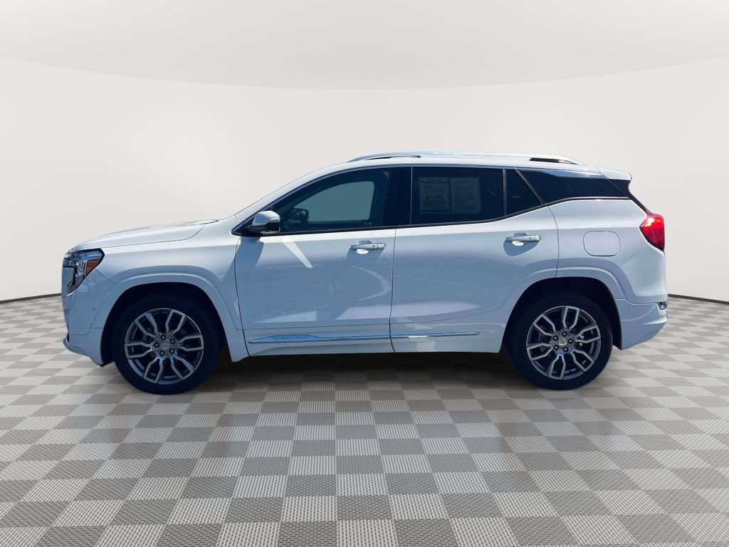Used 2022 GMC Terrain Denali w/ Denali Premium Package AWD/4WD image 7