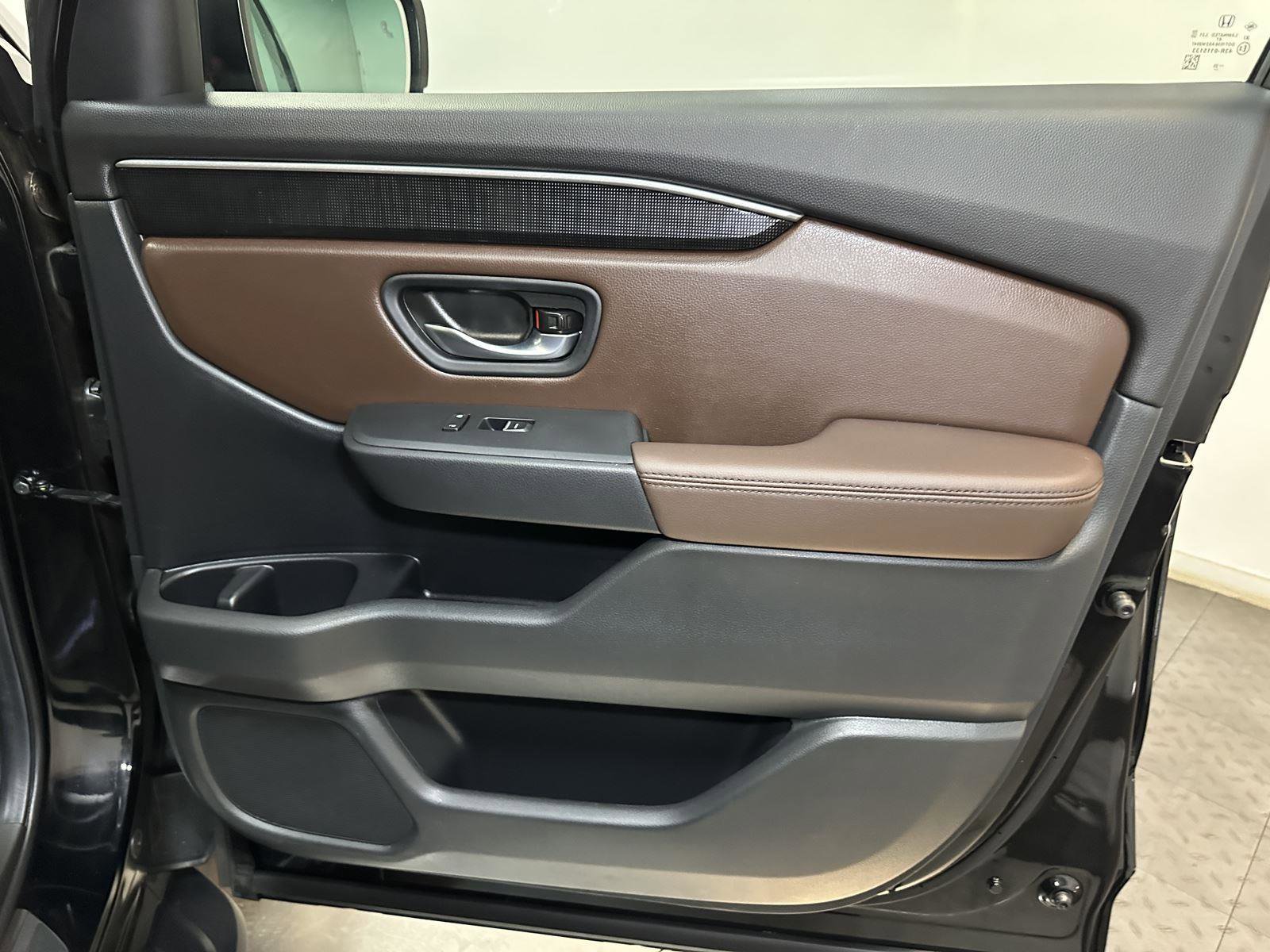 Certified 2025 Honda Pilot Elite image 37