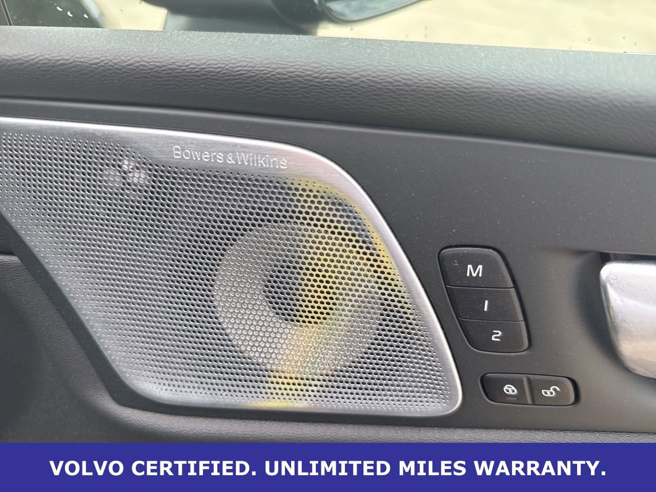 Certified 2023 Volvo XC60 B5 Ultimate image 11