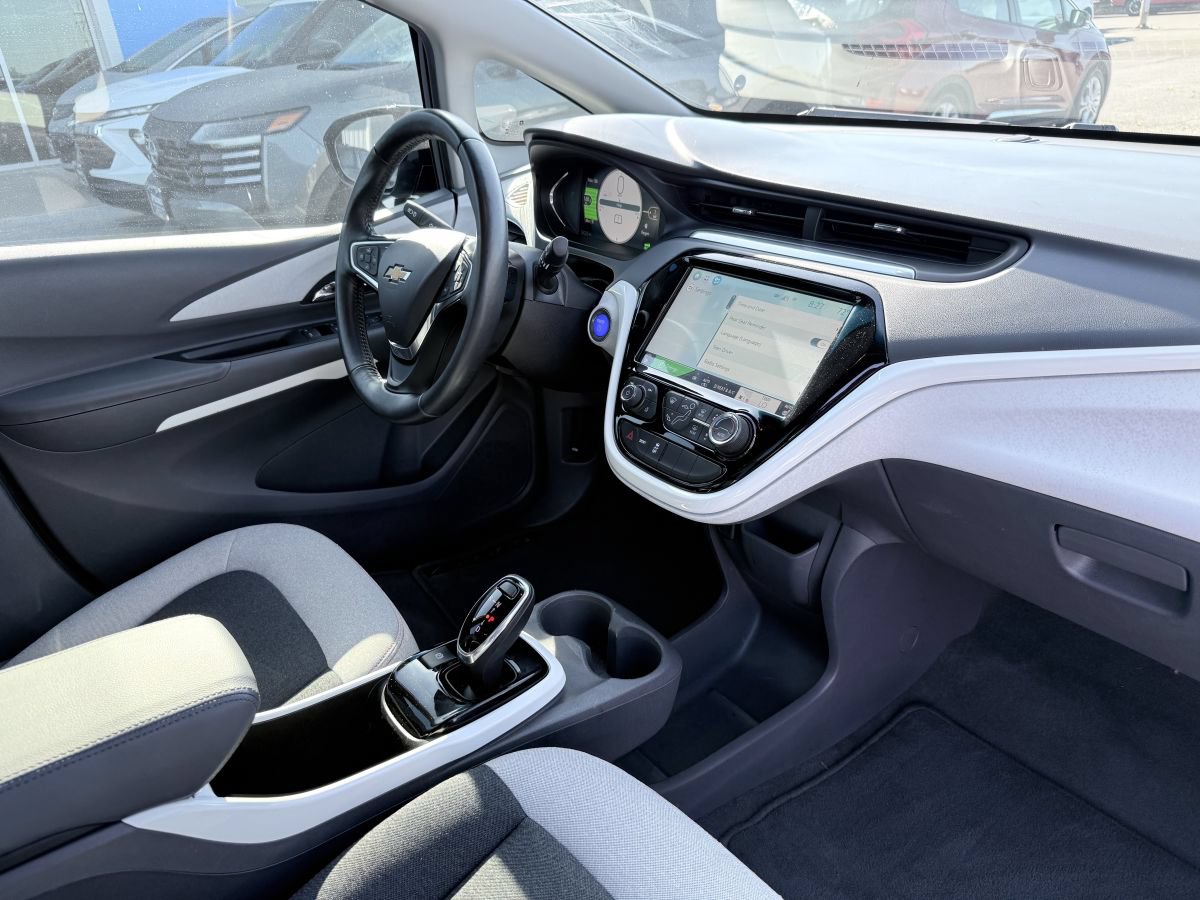 Used 2017 Chevrolet Bolt LT FWD image 12