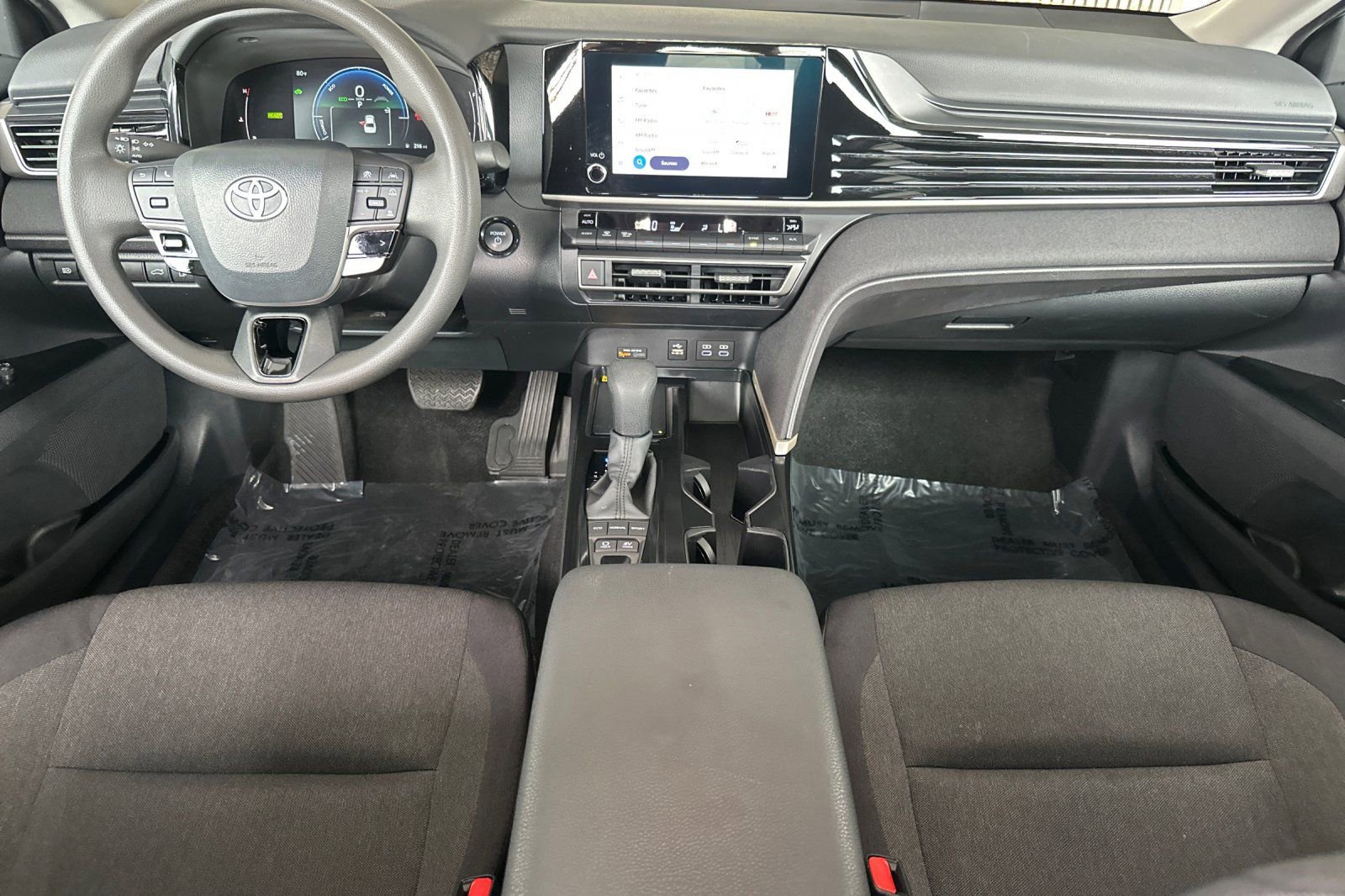 Used 2025 Toyota Camry LE image 16