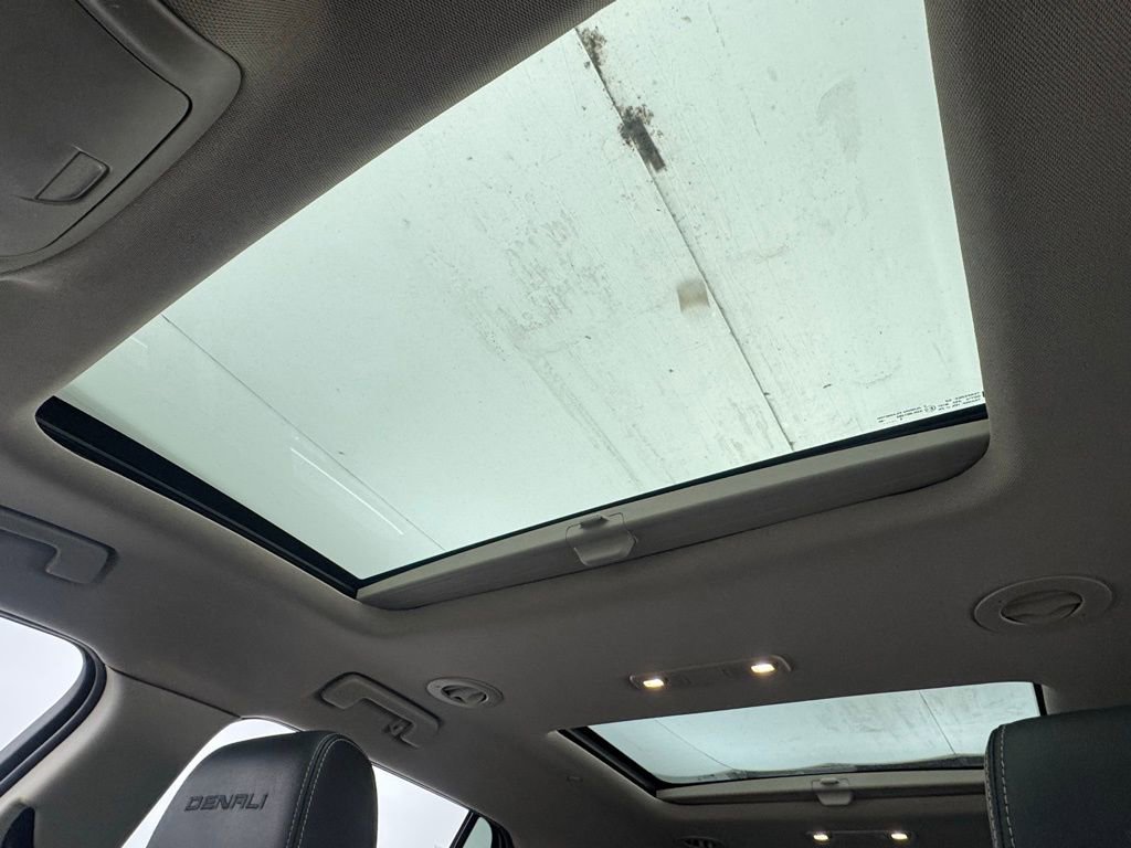 Used 2019 GMC Acadia Denali image 5