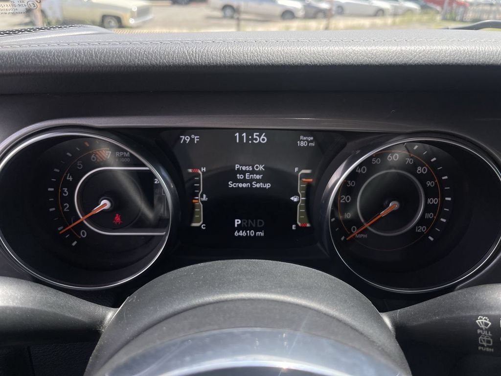 Used 2018 Jeep Wrangler Unlimited Sahara AWD/4WD image 11