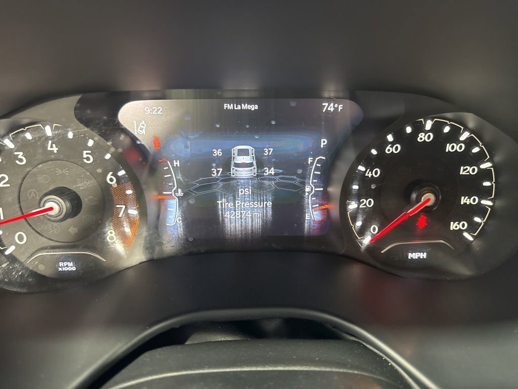 Used 2023 Jeep Compass Sport image 37