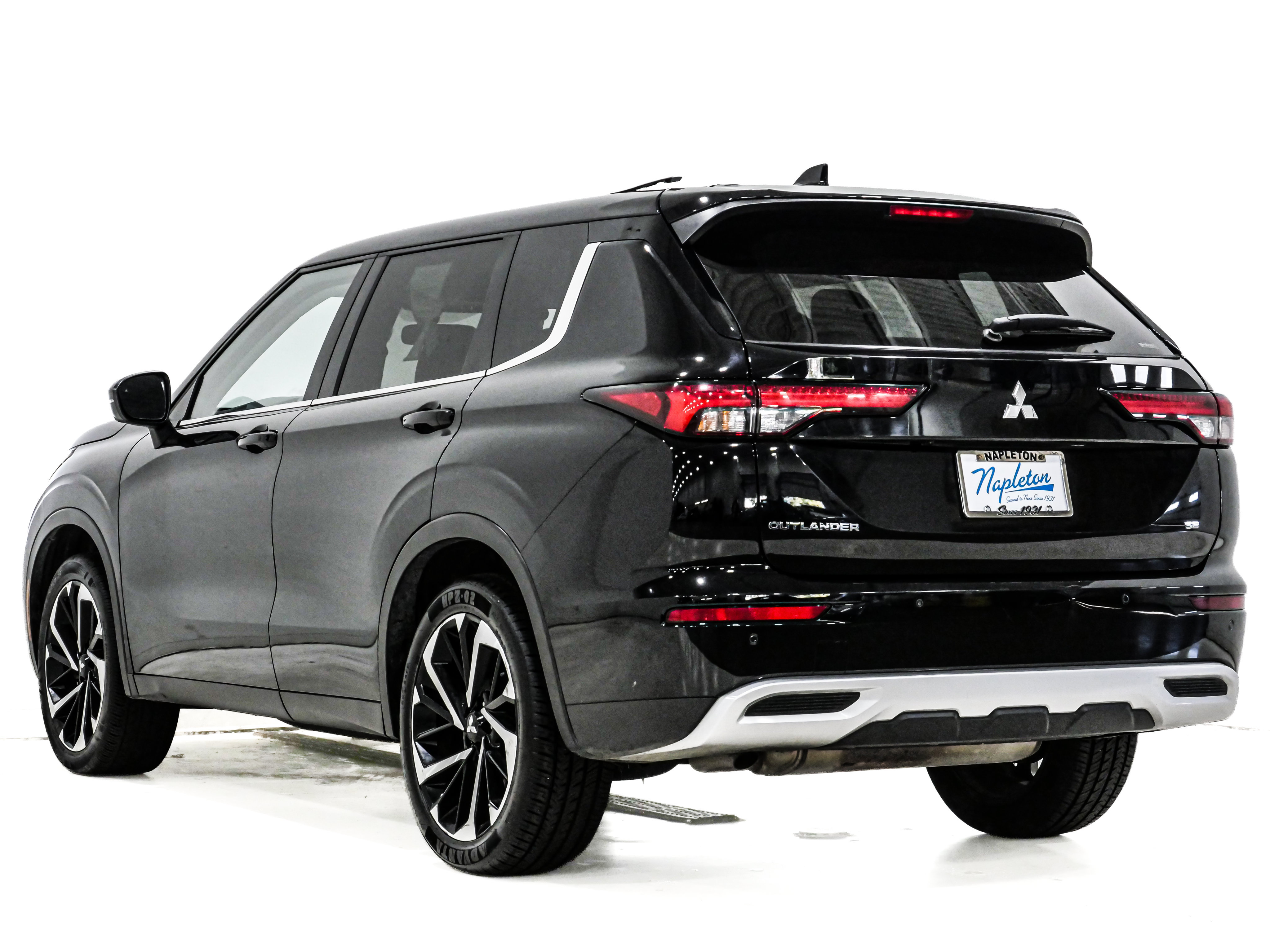 Used 2024 Mitsubishi Outlander SE AWD/4WD image 8