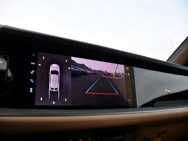 Used 2025 Porsche Cayenne image 14