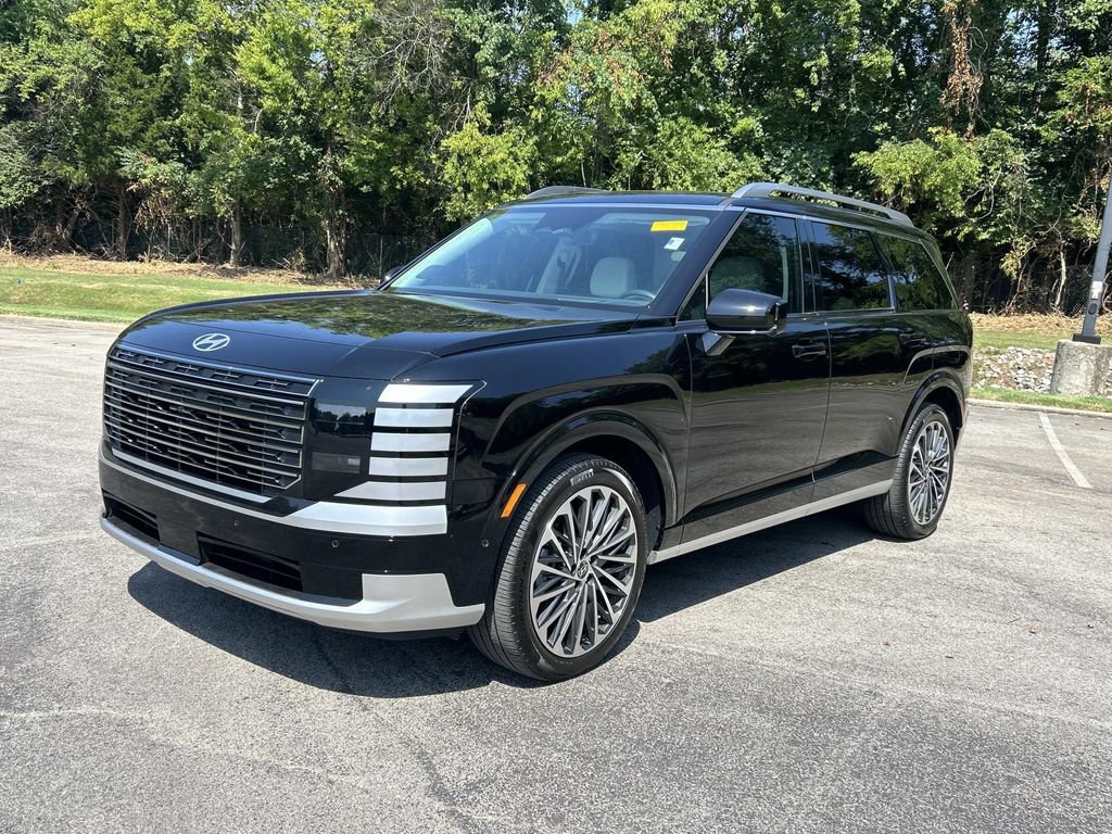 Used 2026 Hyundai Palisade Calligraphy FWD image 3