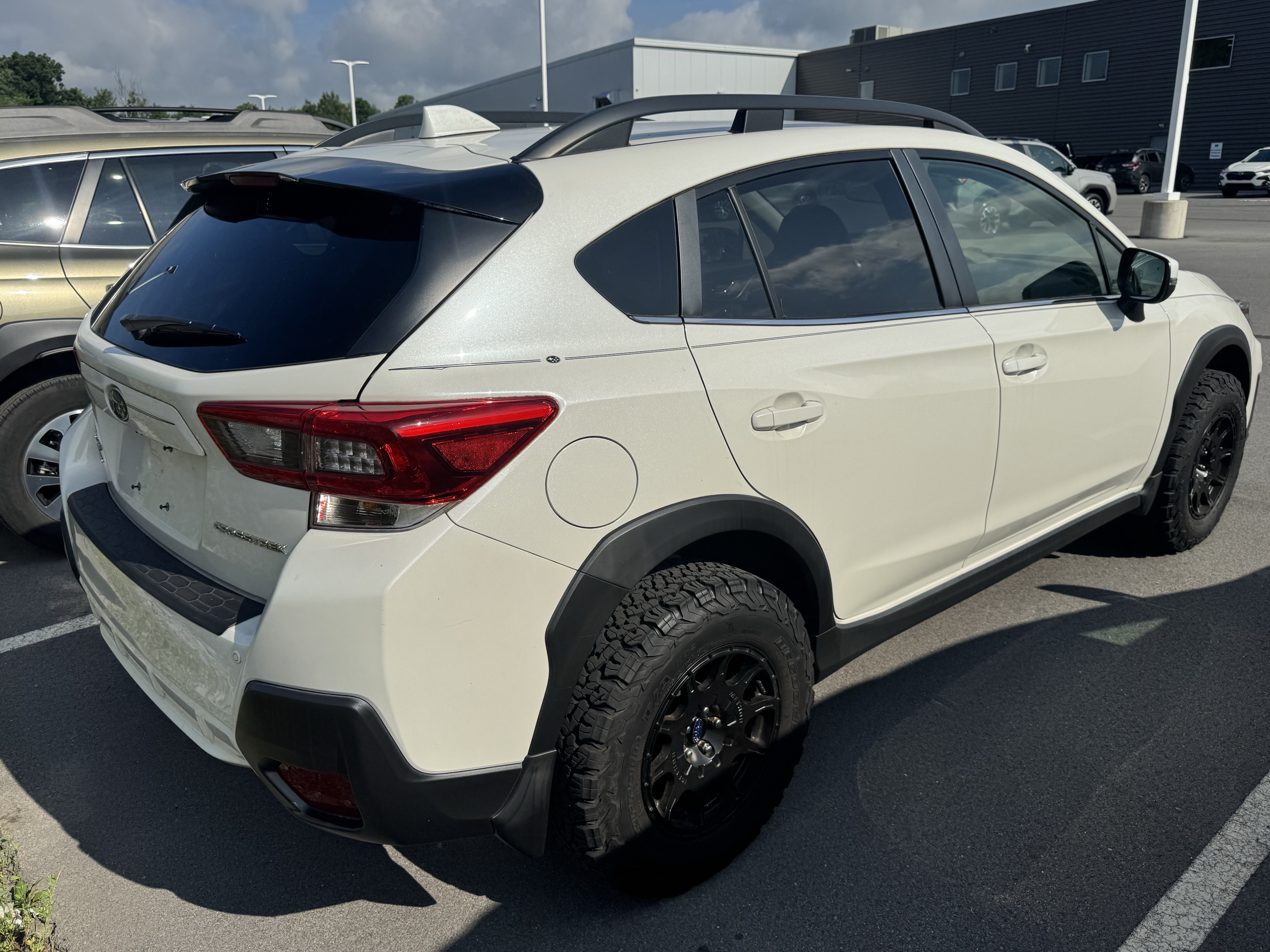 Used 2020 Subaru Crosstrek 2.0i Limited w/ Moonroof Package w/Navigation AWD/4WD image 6