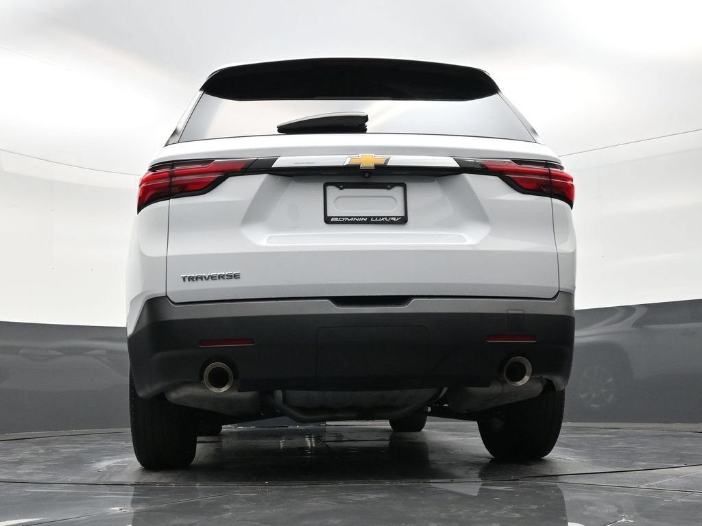 Used 2023 Chevrolet Traverse LS FWD image 22