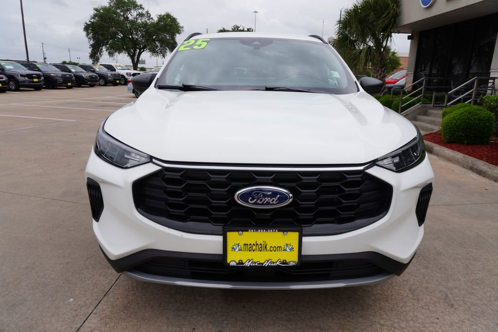 Certified 2025 Ford Escape ST-Line w/ Tech Pack #1 FWD image 2