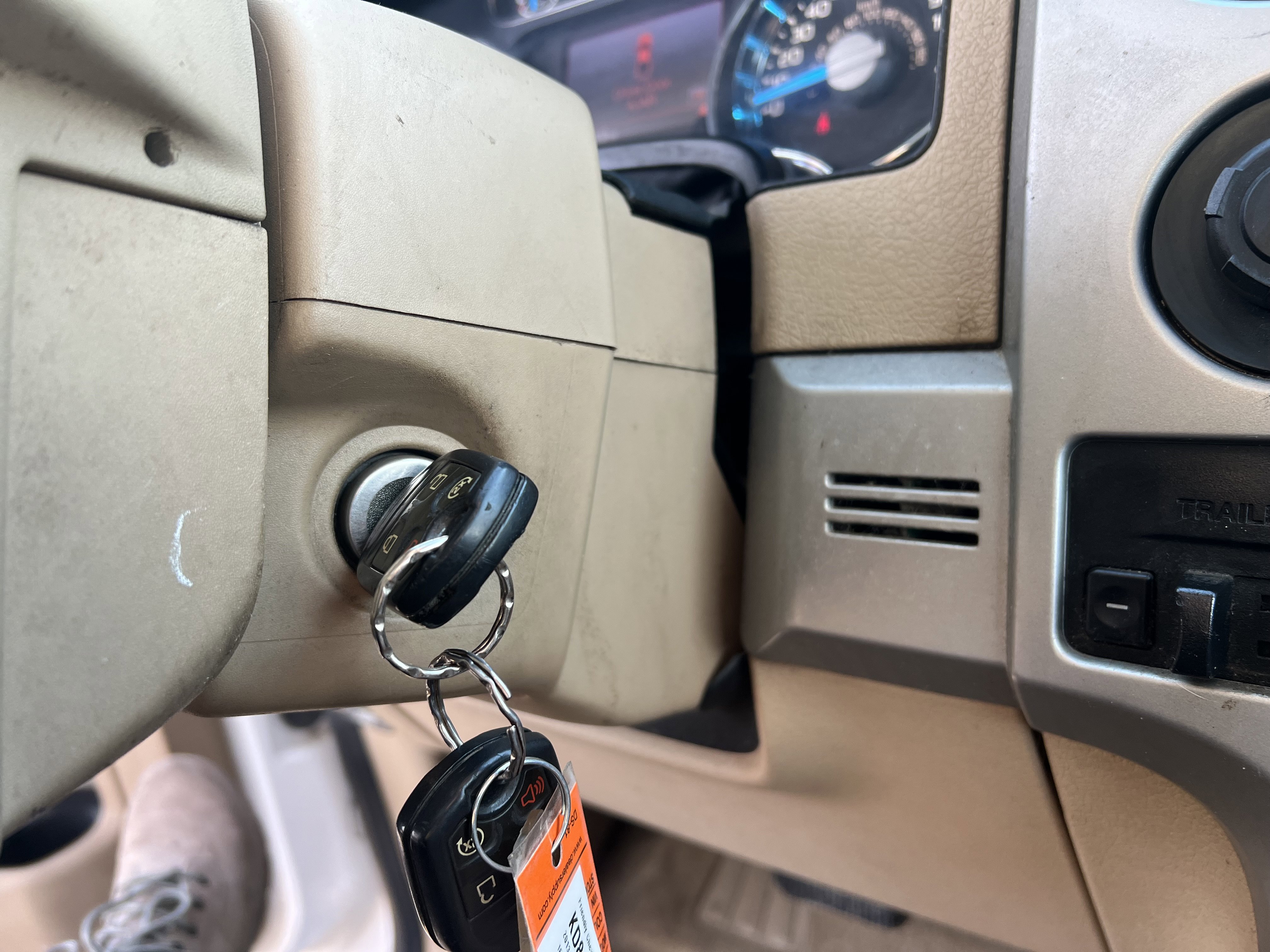 Used 2013 Ford F150 King Ranch w/ King Ranch Luxury Pkg image 27