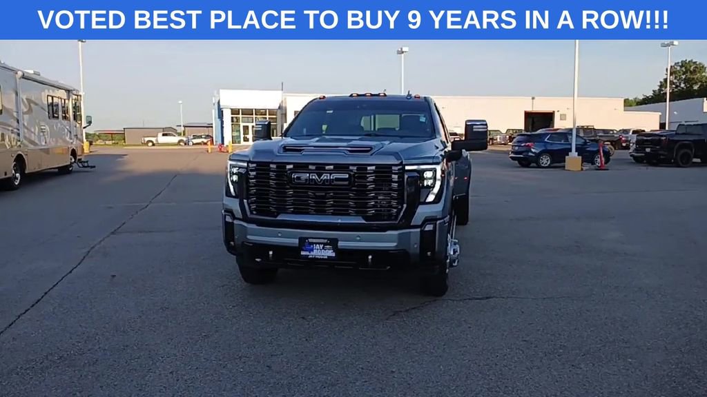 Used 2024 GMC Sierra 3500 Denali Ultimate AWD/4WD image 3