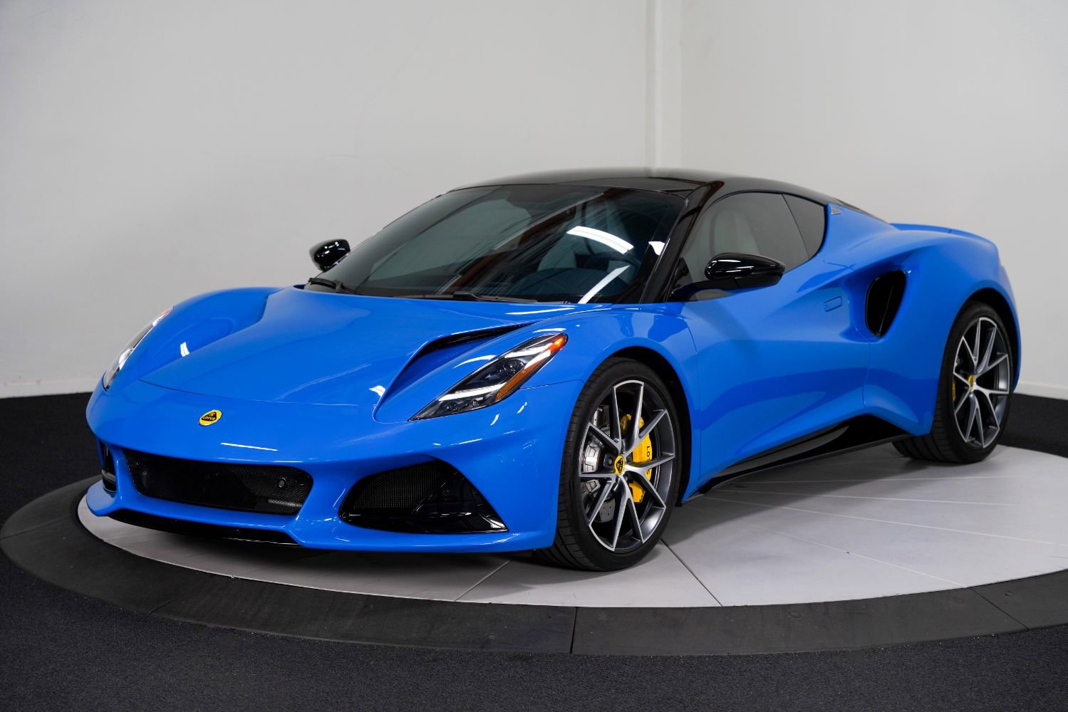 Used 2024 Lotus Emira First Edition image 6