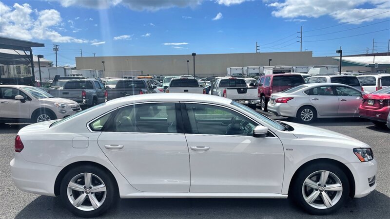Used 2015 Volkswagen Passat 1.8T Limited Edition FWD image 5