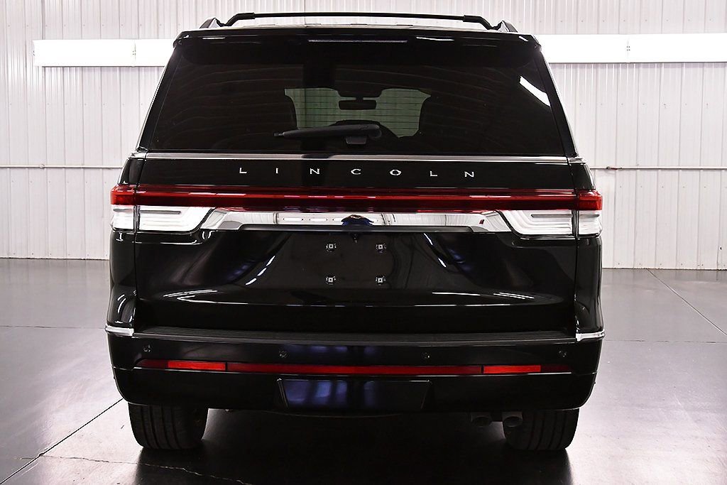 Used 2023 Lincoln Navigator Reserve image 6
