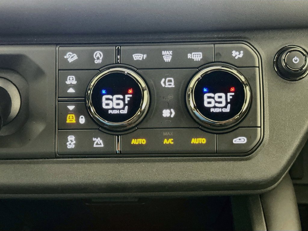 Used 2025 Land Rover Defender 110 AWD/4WD image 16