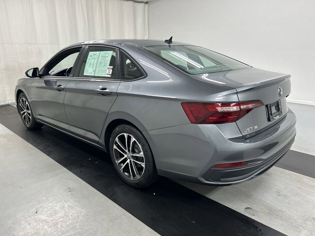 Certified 2023 Volkswagen Jetta Sport image 7