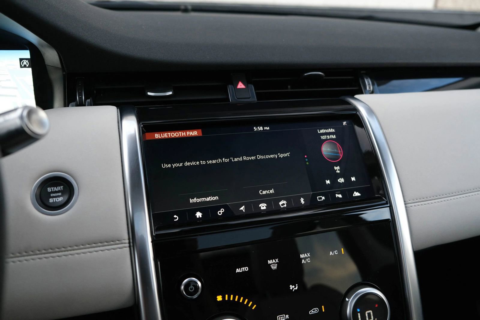 Used 2020 Land Rover Discovery Sport SE image 38