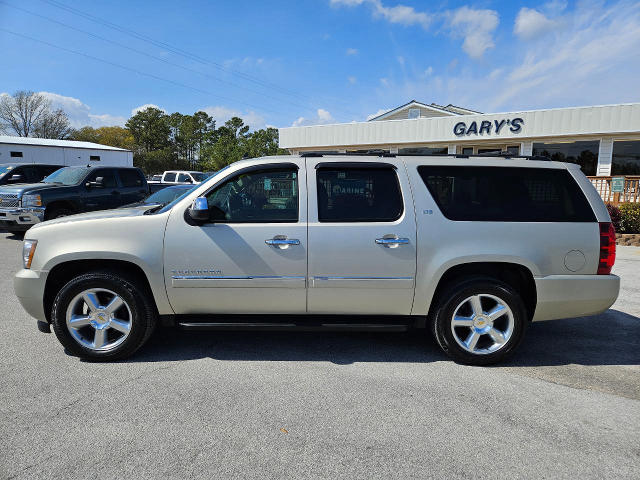 Used 2013 Chevrolet Suburban LTZ AWD/4WD image 3