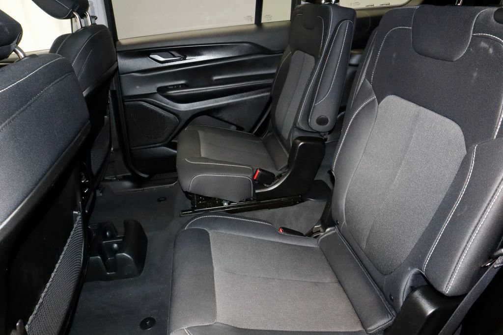 Used 2024 Jeep Grand Cherokee L Laredo w/ Luxury Tech Group I image 23