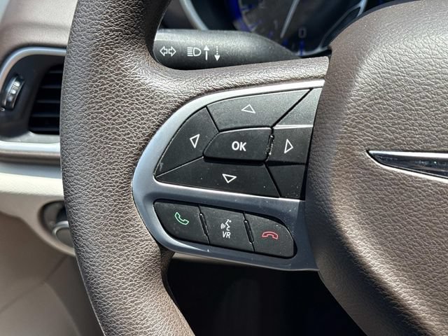 Used 2017 Chrysler Pacifica Touring FWD image 24