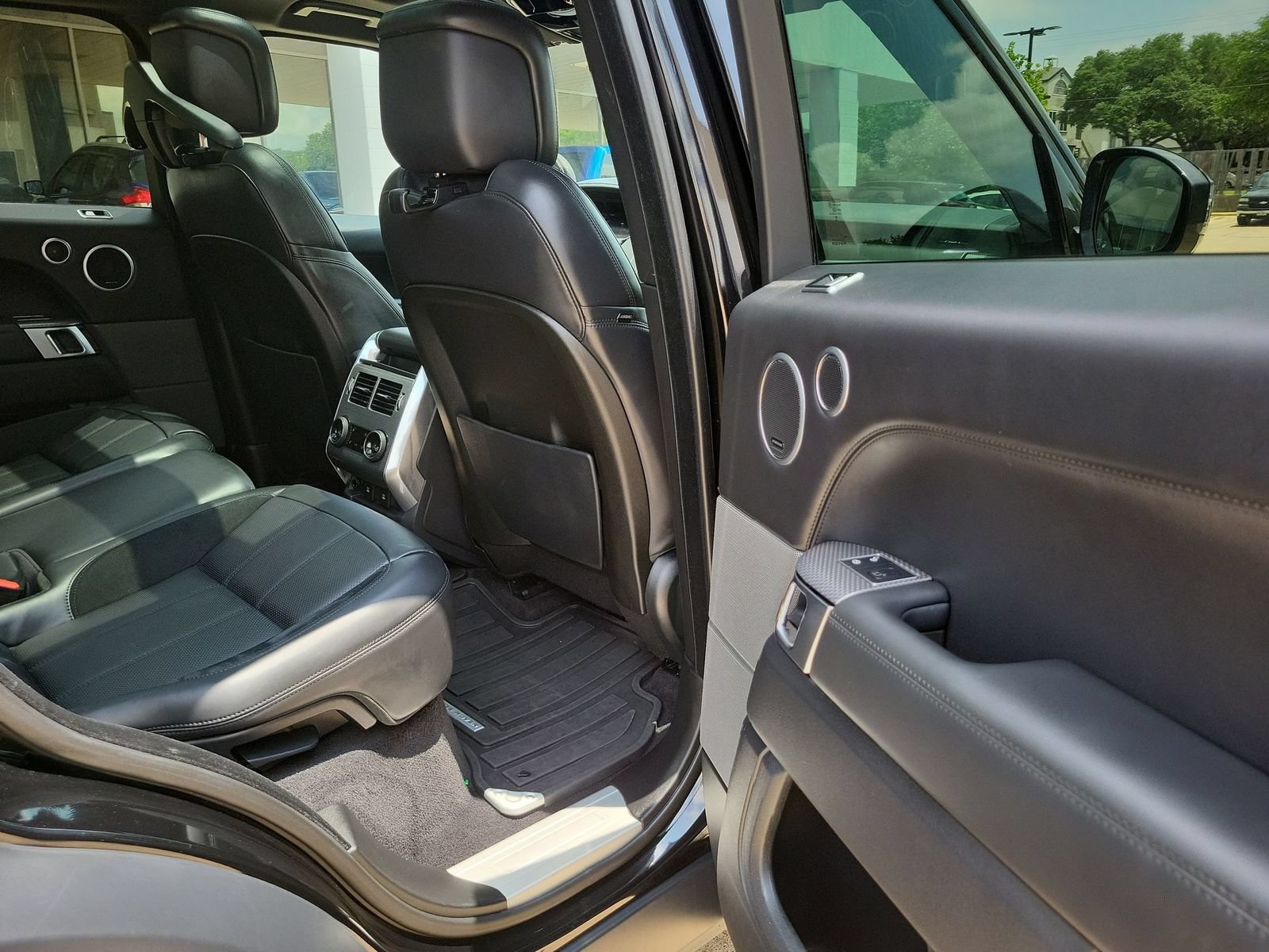 Used 2019 Land Rover Range Rover Sport HST AWD/4WD image 28