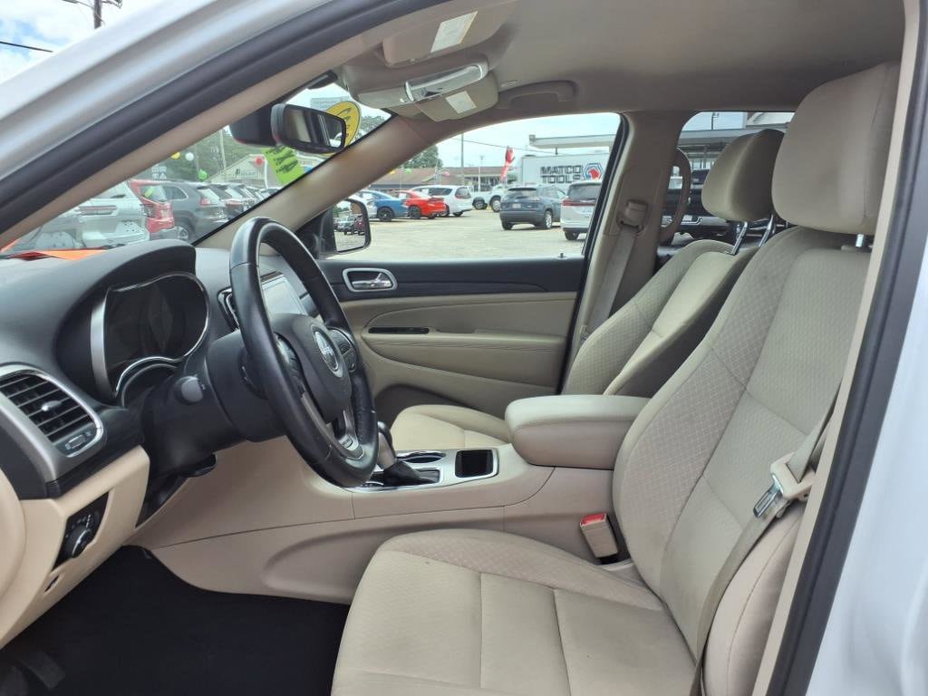 Used 2022 Jeep Grand Cherokee Laredo E AWD/4WD image 8