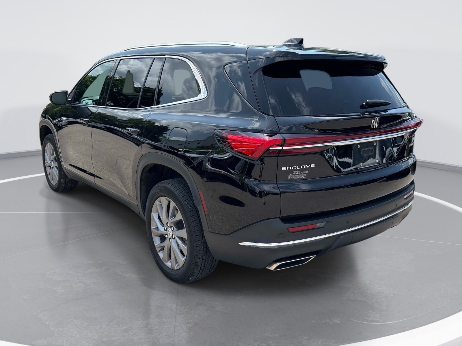 Used 2025 Buick Enclave Preferred w/ Power Package FWD image 6
