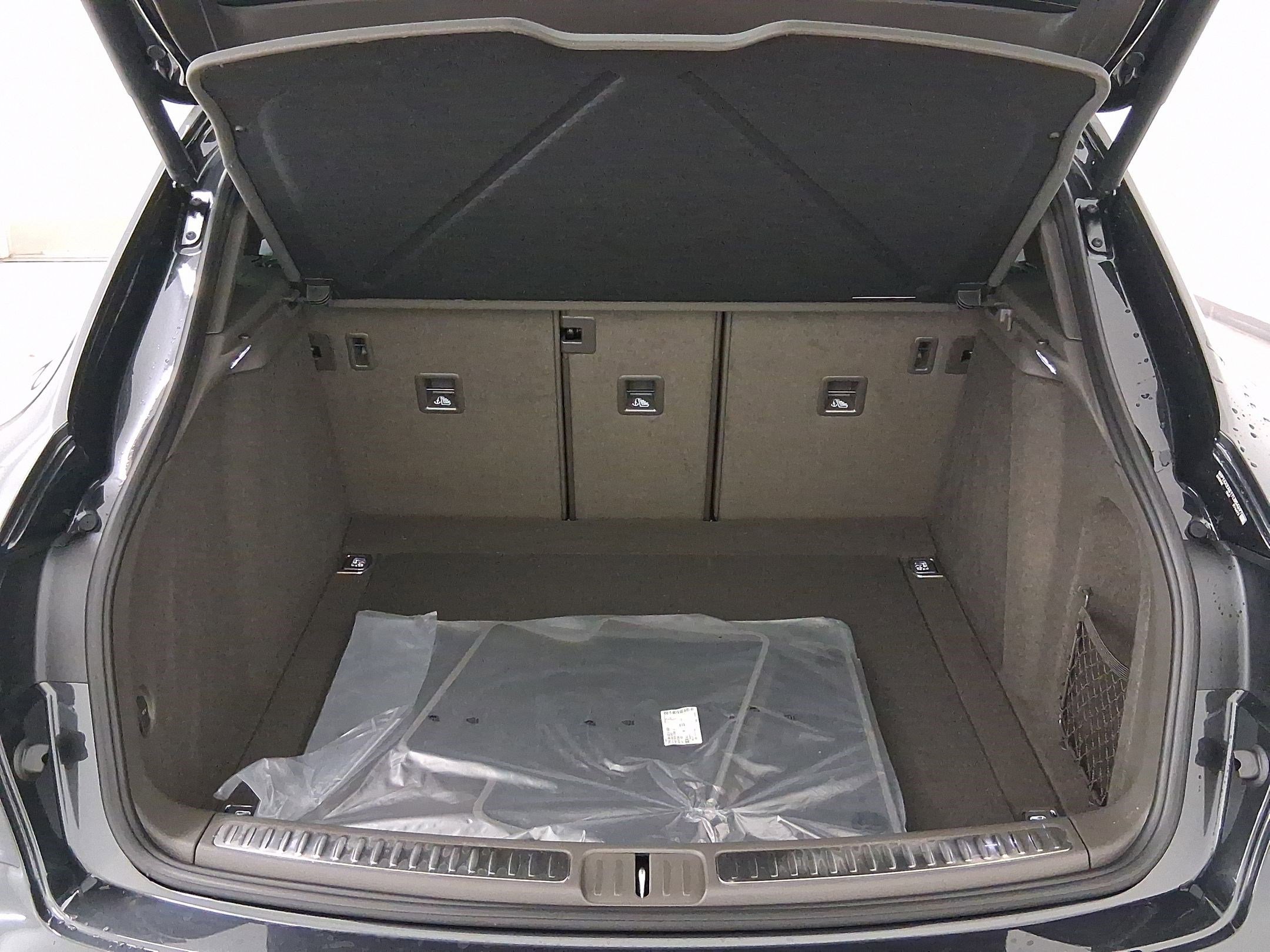 Used 2026 Porsche Macan image 32