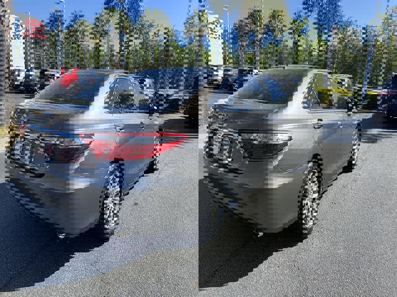 Used 2017 Toyota Camry XLE image 10