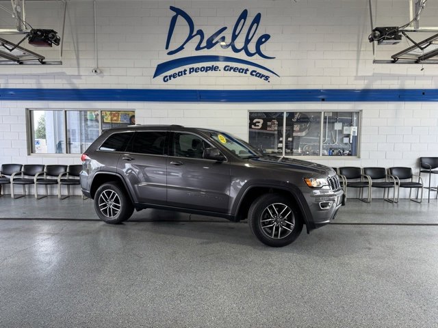Used 2020 Jeep Grand Cherokee Laredo w/ 18" Wheel & 8.4" Radio Group