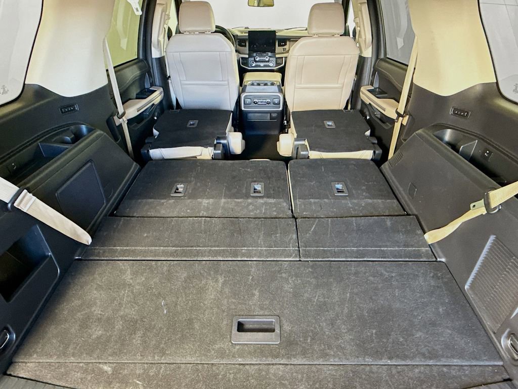 Used 2024 Ford Expedition Limited image 28