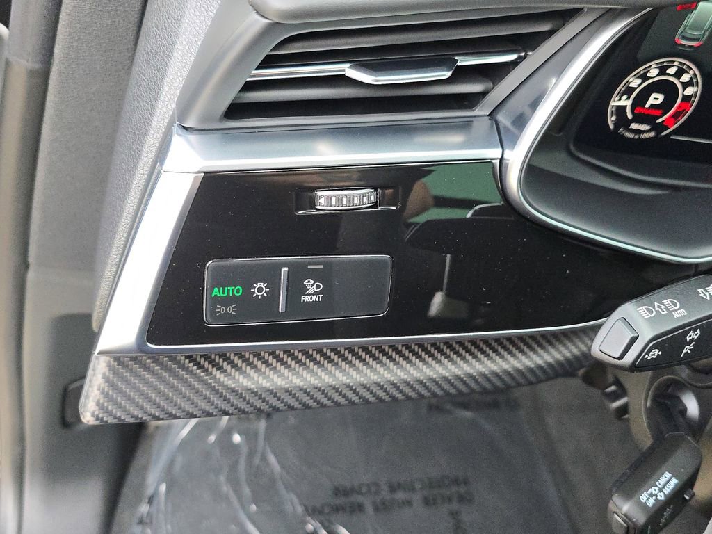 Certified 2025 Audi RS Q8 performance image 34