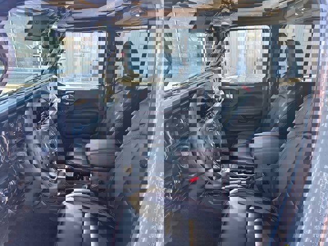 Used 2025 Jeep Wrangler Unlimited Rubicon image 14