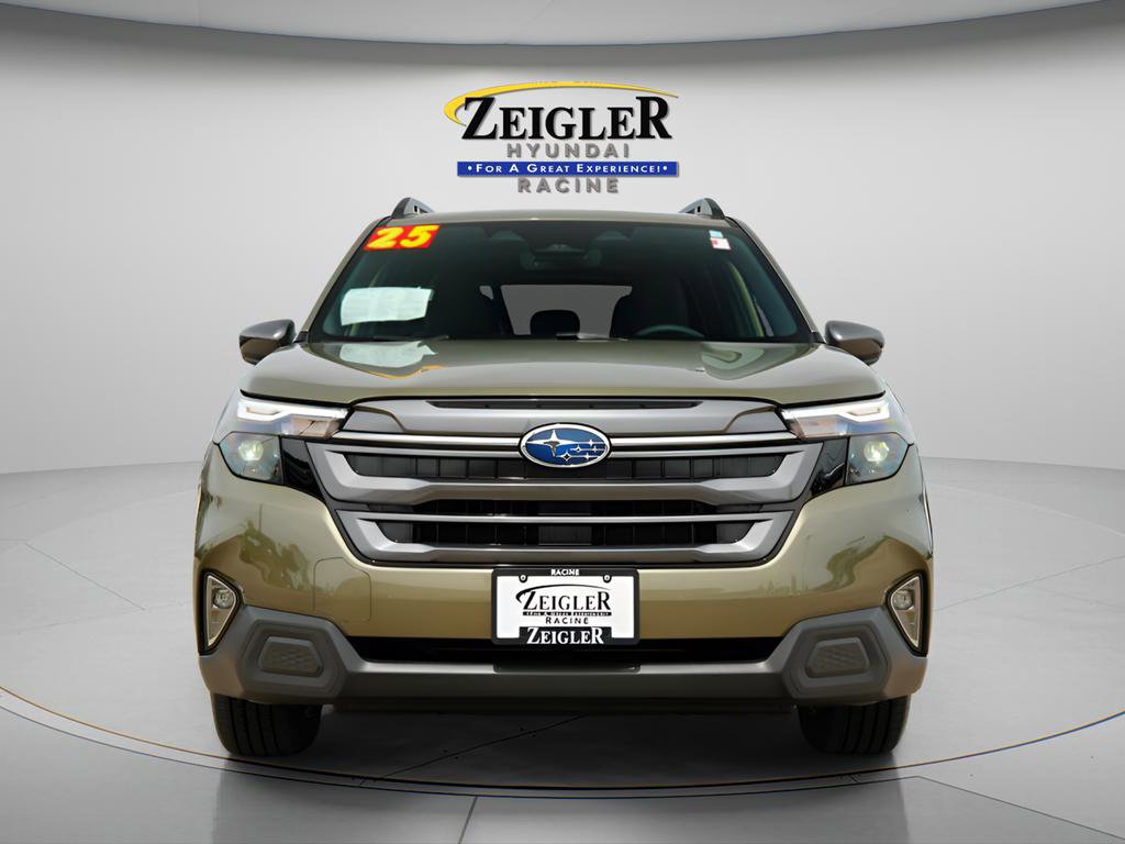 Used 2025 Subaru Forester Premium w/ Convenience Package #1 AWD/4WD image 2
